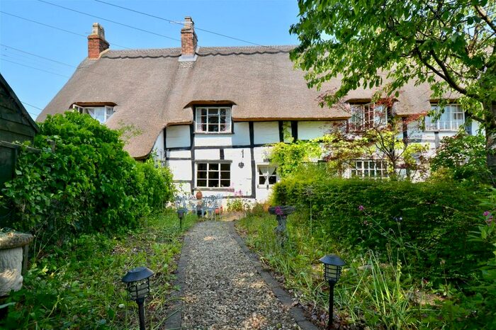 2 Bedroom Cottage For Sale In Silk Mill Row, Eckington, Pershore, WR10