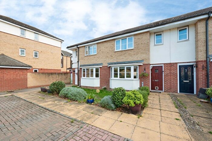 3 Bedroom Terraced House For Sale In Sherriff Close, Esher, Surrey, KT10