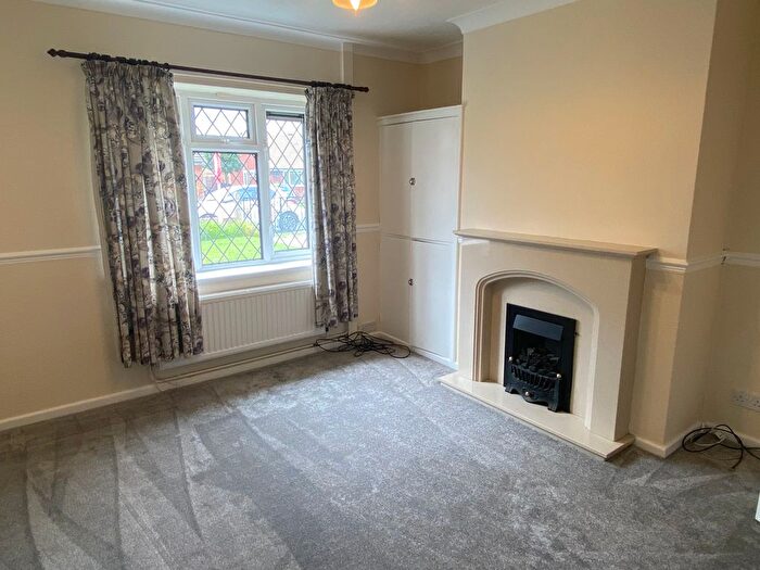 2 Bedroom Semi Detached Bungalow To Rent In Wong Lane, Doncaster, DN11