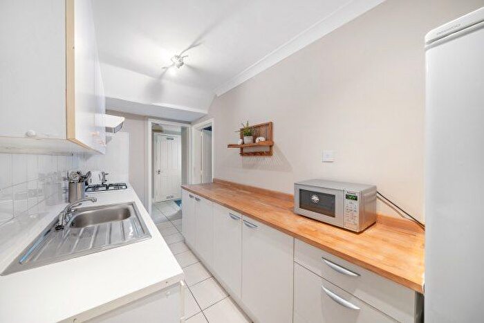 1 Bedroom Flat To Rent In Lillie Road, London, SW6
