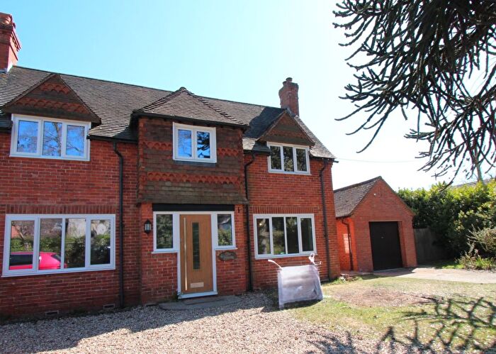 4 Bedroom Detached House To Rent In Southend Road, Bradfield, Reading, RG7