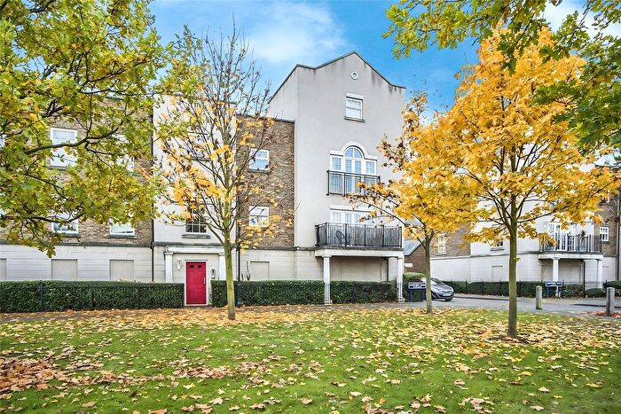 3 Bedroom Flat For Sale In Liverymen Walk, Greenhithe, Kent, DA9