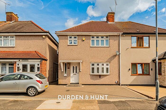 3 Bedroom Semi-Detached House For Sale In Thorntons Farm Avenue, Romford, RM7