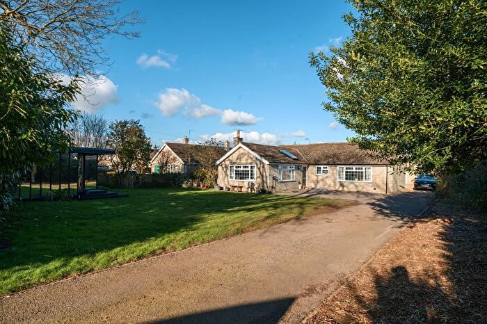 3 Bedroom Detached Bungalow For Sale In Carterton, Oxfordshire, OX18