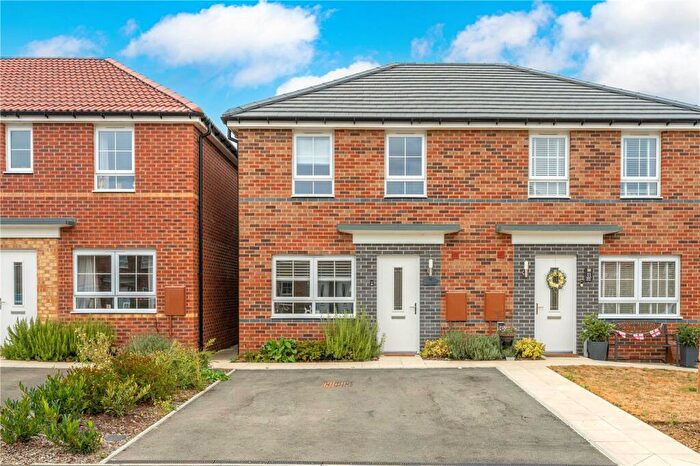 3 Bedroom Semi-Detached House For Sale In Neal Drive, Bourne, Lincolnshire, PE10
