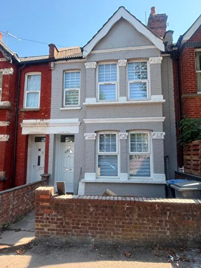 4 Bedroom Terraced House To Rent In Selwyn Road, Willesden, NW10