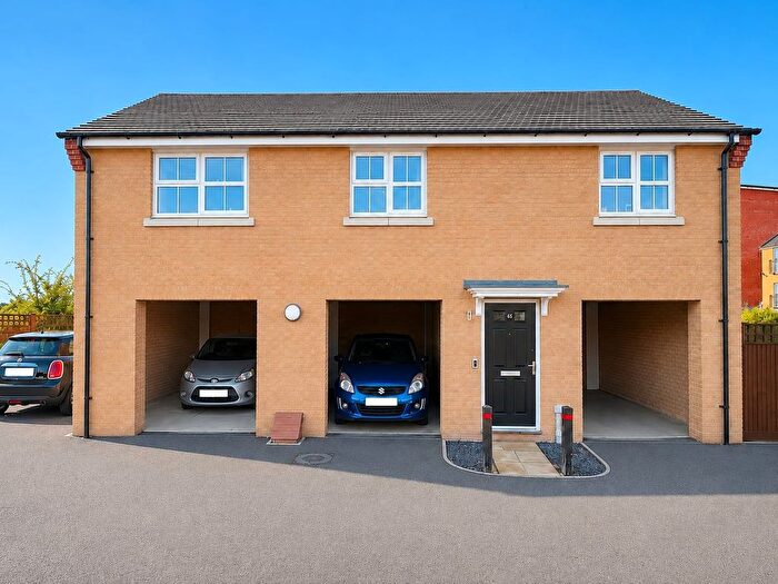 2 Bedroom Detached House For Sale In Tavener Drive, Biggleswade, Bedfordshire, SG18