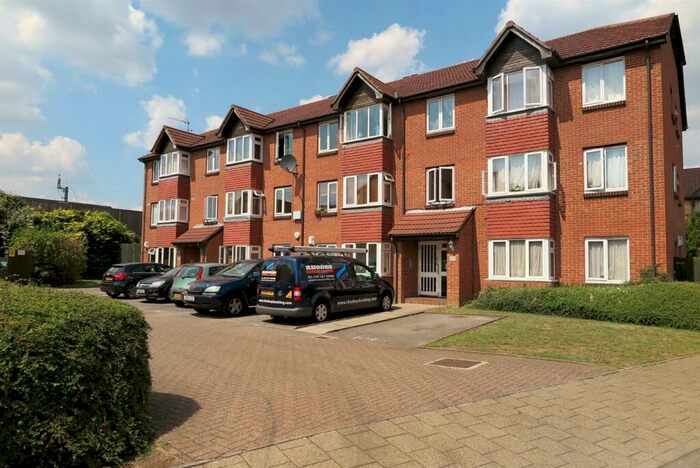 2 Bedroom Apartment To Rent In Sterling Gardens, New Cross, SE14
