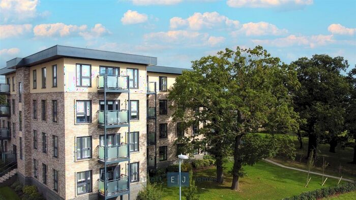 2 Bedroom Flat To Rent In Luna Court, Loughton, IG10