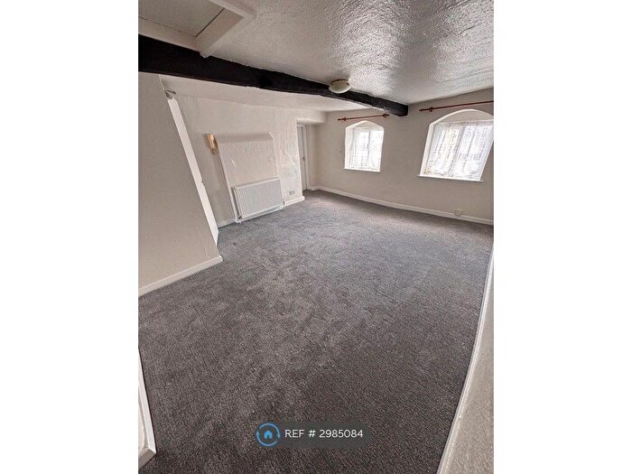 1 Bedroom Flat To Rent In Kirkgate, Otley, LS21