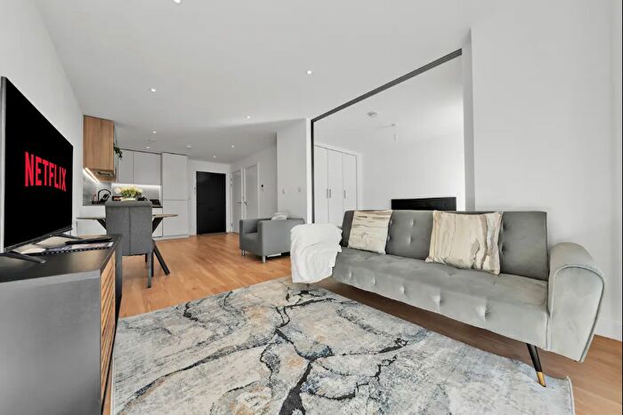 1 Bedroom Flat To Rent In East Drive, London, NW9