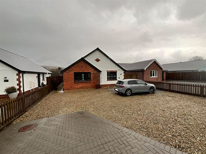 3 Bedroom Detached Bungalow For Sale In New School Road, Garnant, Ammanford, SA18