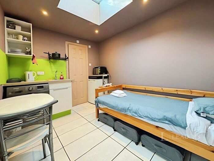 Studio To Rent In Mander Way, CB1
