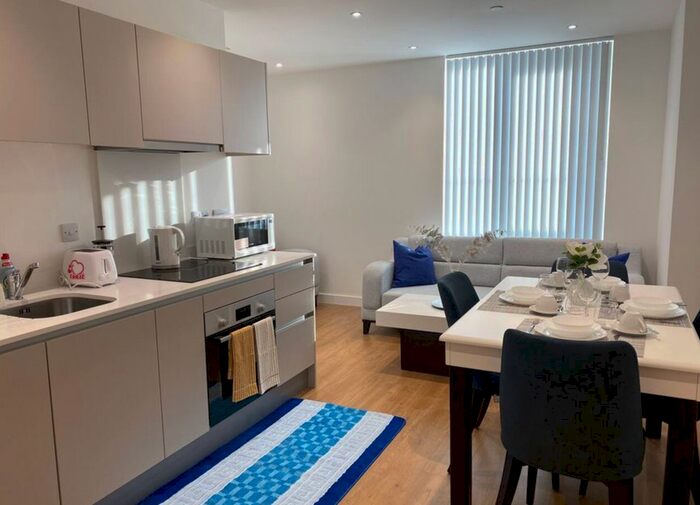 2 Bedroom Flat To Rent In Bond Way, Bracknell RG12