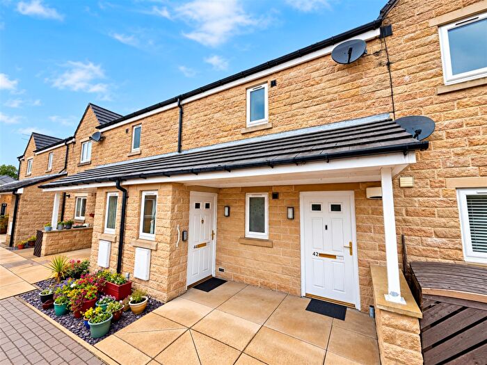 2 Bedroom Apartment For Sale In Westgate, Eccleshill, Bradford, BD2