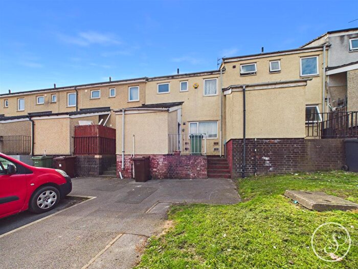 3 Bedroom Terraced House For Sale In Servia Drive, Leeds, LS7