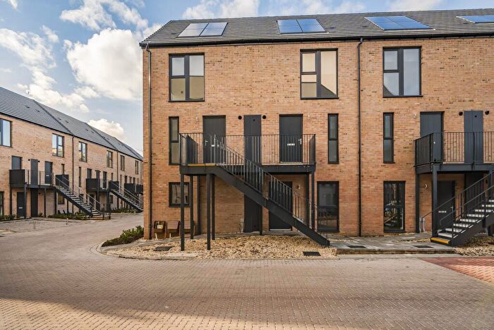 2 Bedroom Maisonette To Rent In Kilpatrick Grove, Bonnington, Edinburgh, EH6