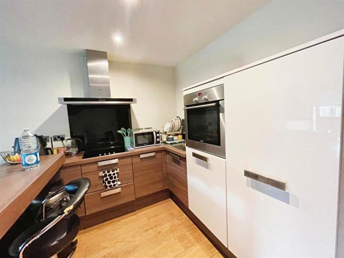 2 Bedroom Flat To Rent In Rectory Court, Mere Lane, Armthorpe, Doncaster, DN3