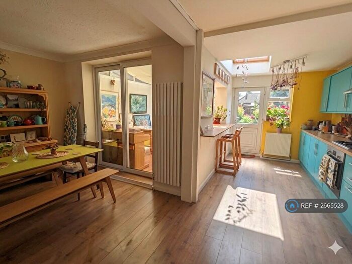 3 Bedroom Semi Detached House To Rent In Armley Grange Walk, Leeds, LS12