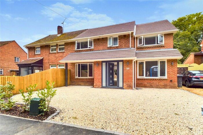 4 Bedroom Semi-Detached House For Sale In Tenaplas Drive, Upper Basildon, Reading, Berkshire, RG8