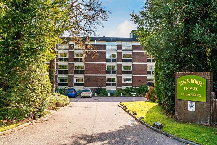 2 Bedroom Apartment For Sale In West Hill, Oxted, RH8
