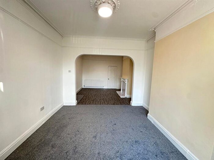 3 Bedroom House To Rent In Birch Road, Oldbury, B68