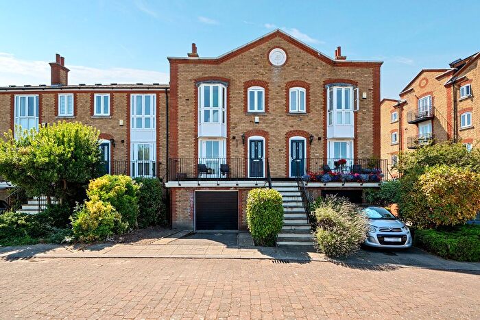 2 Bedroom Terraced House For Sale In Pageant Crescent, London, SE16