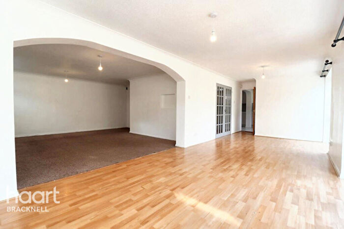 4 Bedroom Detached House For Sale In Spinis, Bracknell, RG12