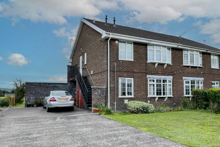 2 Bedroom Flat To Rent In Beaumaris Way, Grove Park, Blackwood, NP12