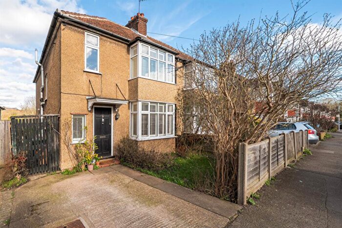 4 Bedroom Semi Detached House For Sale In Prospect Road, St. Albans, AL1