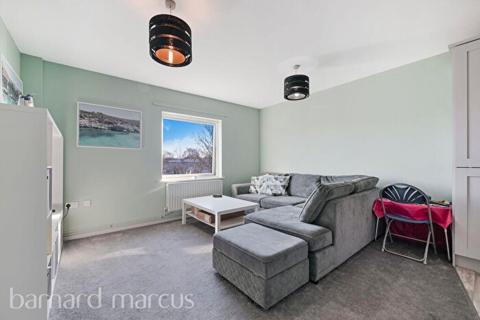 1 Bedroom Apartment To Rent In Brown Close, Wallington, SM6