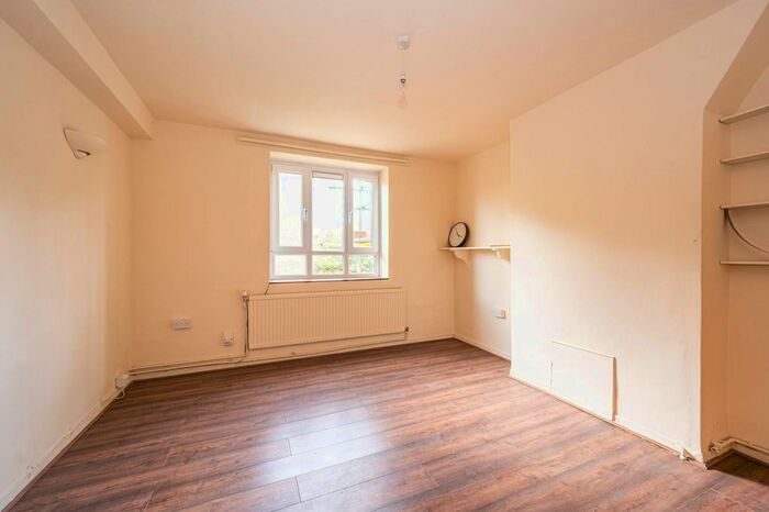 3 Bedroom Flat To Rent In Mayville Estate, Newington Green, London, N16