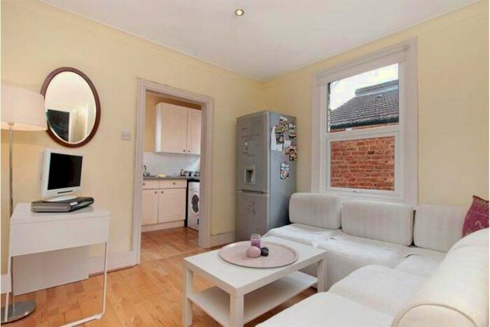 3 Bedroom Property To Rent In Kingston Road, London, SW20