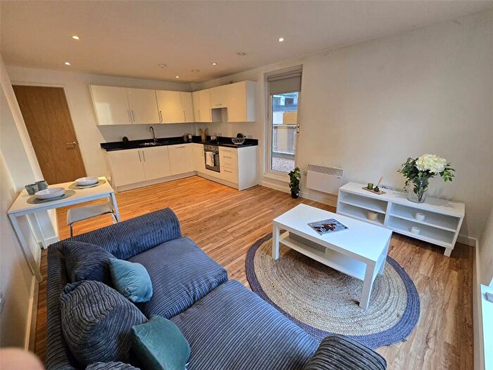 2 Bedroom Flat To Rent In The Exchange, Elmira Way, Salford Quays, Greater Manchester, M5