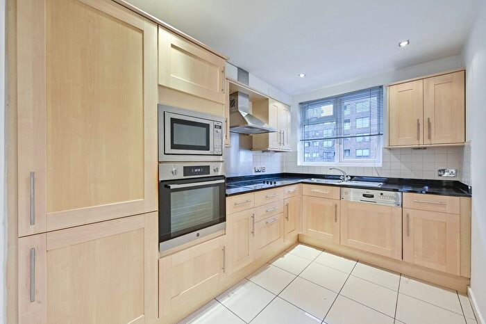 3 Bedroom Flat To Rent In St Johns Avenue, Putney, London, SW15