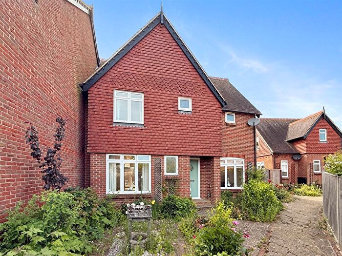 3 Bedroom End Of Terrace House For Sale In High Street, Findon, BN14