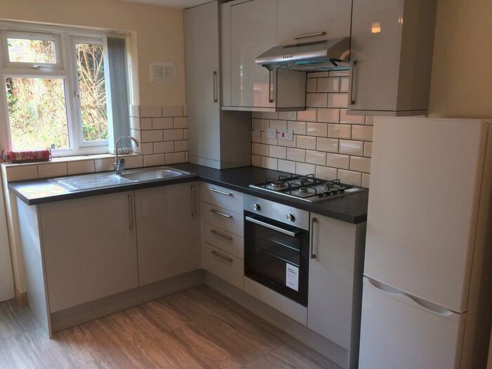 2 Bedroom Flat To Rent In Moody Road, Headington, Oxford, OX3