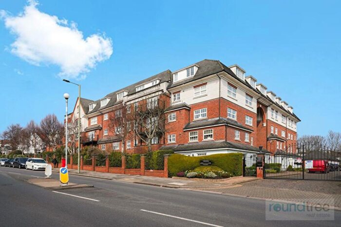 3 Bedroom Apartment For Sale In Ambassador Court, Hendon, NW4