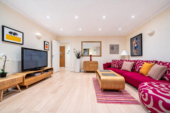 1 Bedroom Flat To Rent In Cromwell Road, SW7