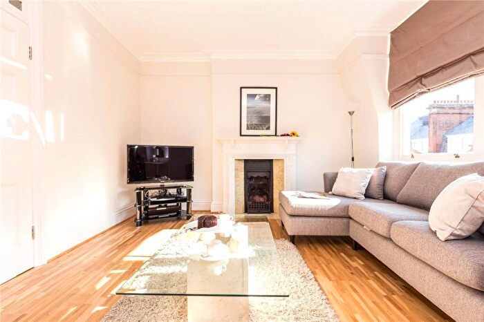 2 Bedroom Apartment To Rent In Clarence Gate Gardens, Glentworth Street, London, NW1