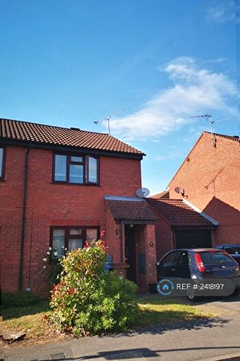 2 Bedroom Semi-Detached House To Rent In Cross Gates Close, Bracknell, RG12