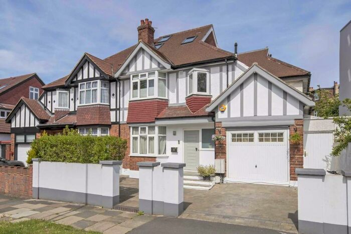4 Bedroom Semi-Detached House To Rent In Thornton Road, Balham, SW12