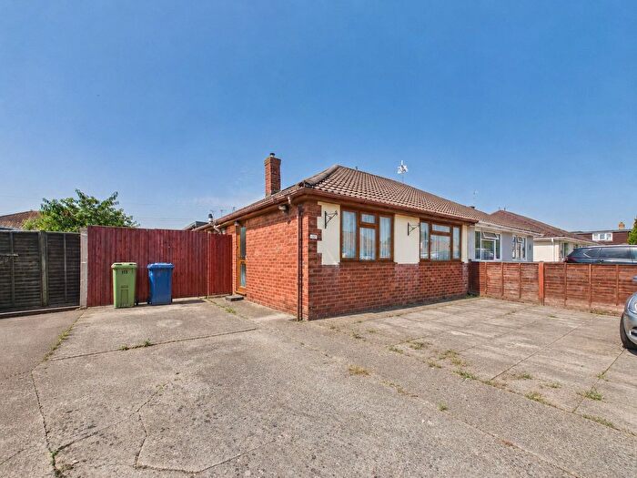 2 Bedroom Bungalow For Sale In Shearwater Grove, Innsworth, Gloucester, Gloucestershire, GL3