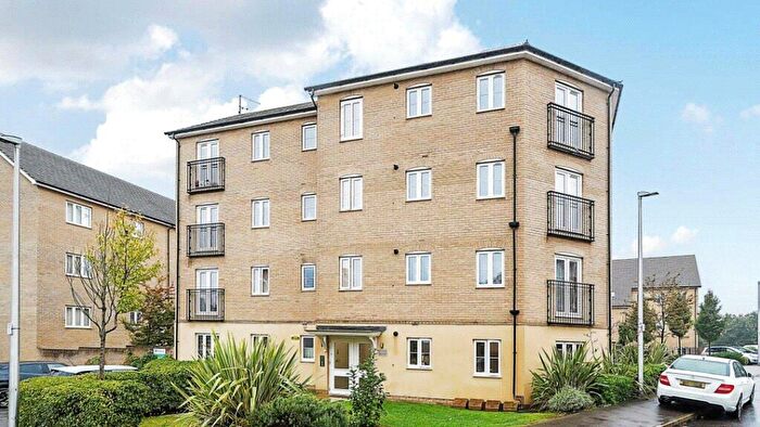 2 Bedroom Flat For Sale In Allerton Grove, Chigwell, Essex, IG7
