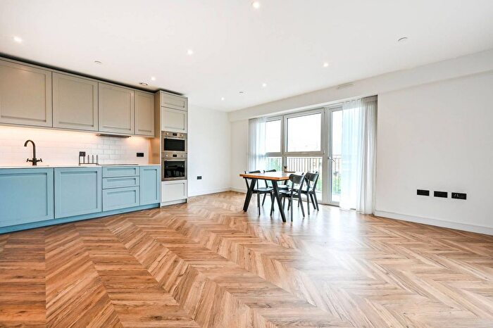 2 Bedroom Flat To Rent In Heritage Walk, Kingston, Kingston Upon Thames, KT1