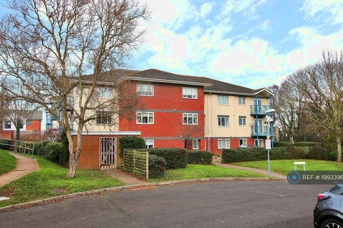 1 Bedroom Flat To Rent In Park Drive, Longfield, DA3
