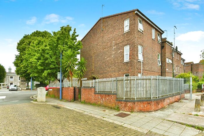 1 Bedroom Flat For Sale In Clarence Court, Plymouth, PL1