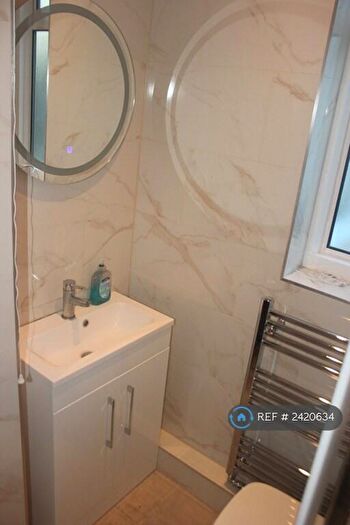 1 Bedroom Bungalow To Rent In Stanley Park Road, Carshalton, SM5