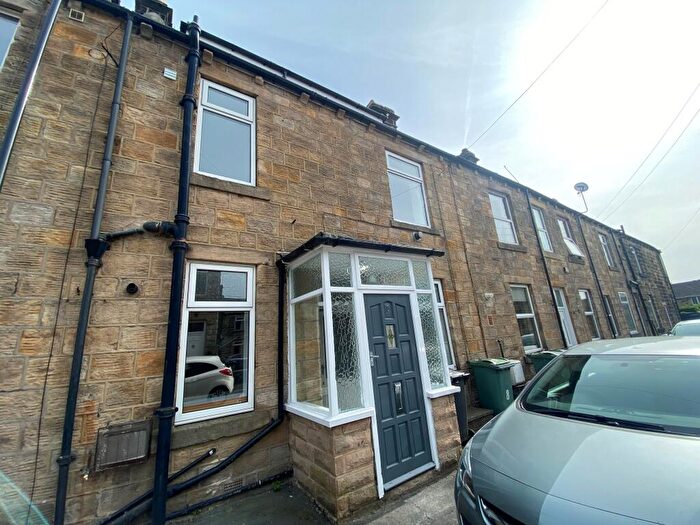 3 Bedroom House To Rent In Swaine Hill Crescent, Yeadon, Leeds, LS19