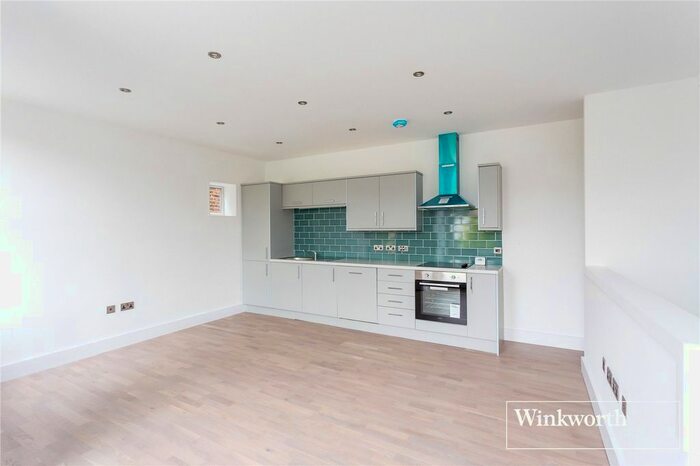 1 Bedroom Flat To Rent In Station Road, London, N3